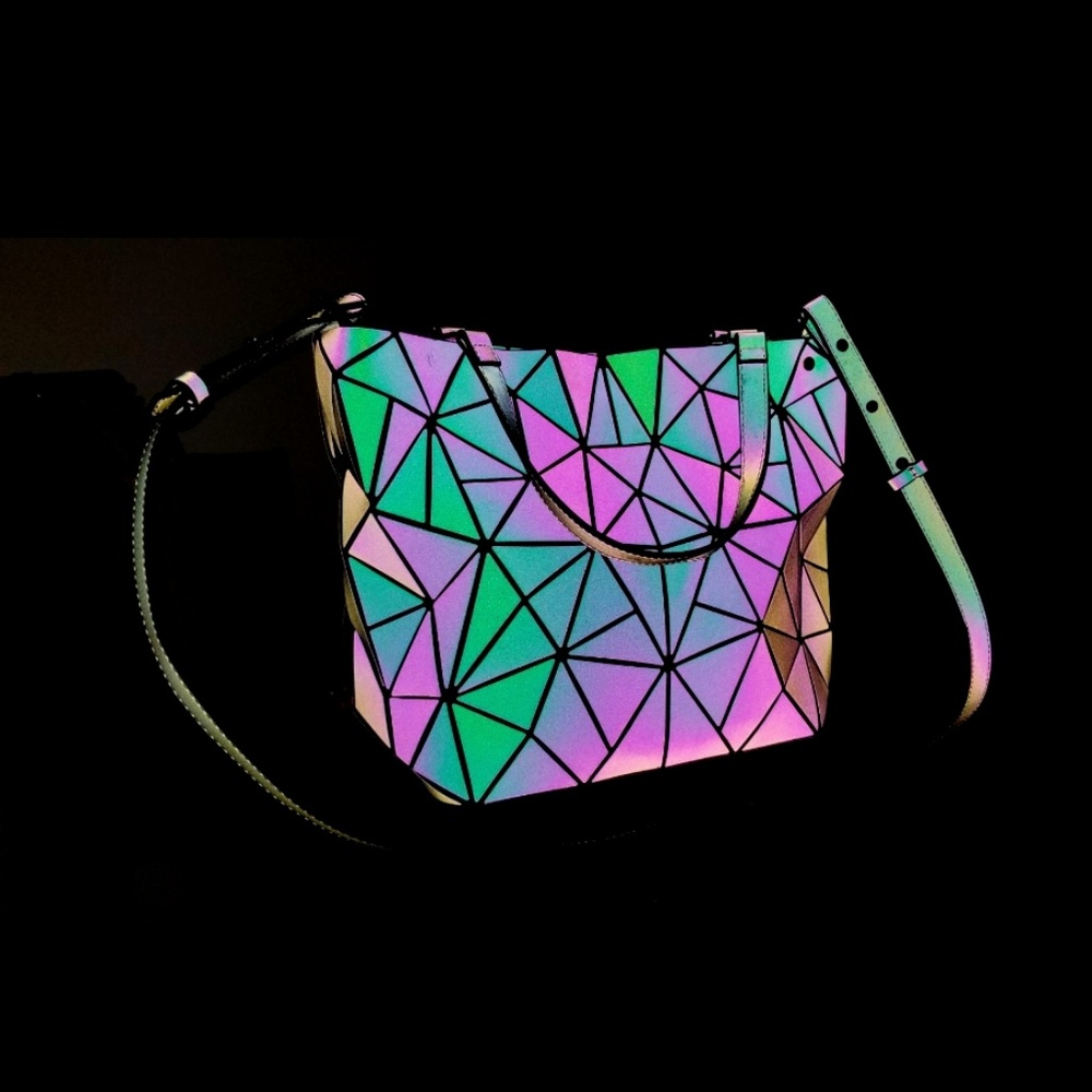 New Luminous geometric Holographic bag - Picture 3 of 6